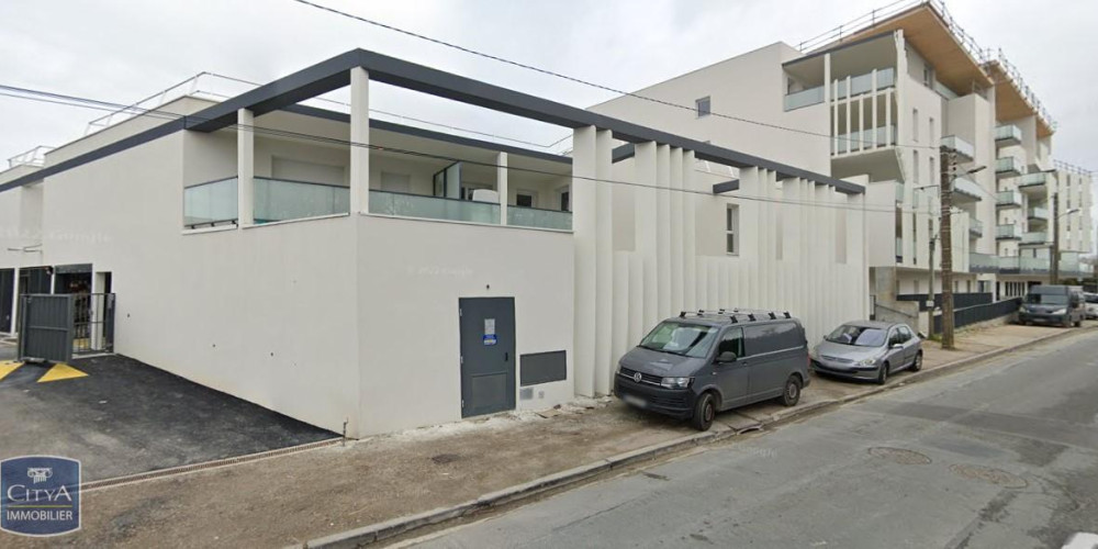 parking à VILLENAVE D ORNON (33140)